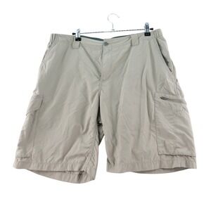 Columbia Mens 36 Beige Cargo Hiking Shorts Casual Outdoors Performance Stretch